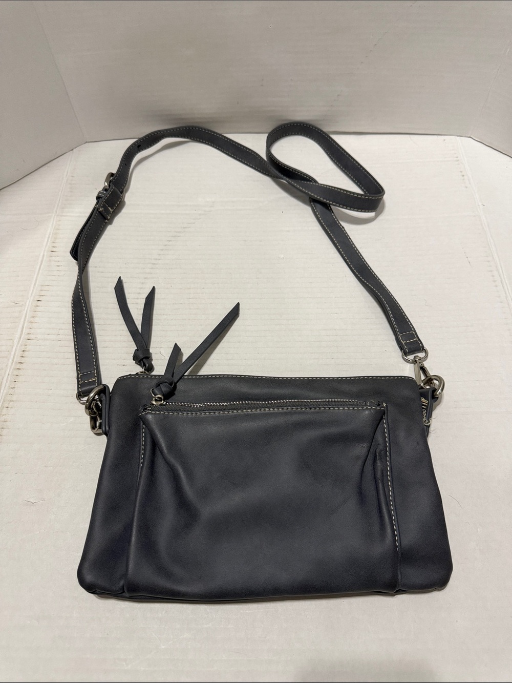 Classic Shiraleah Dark Grey Crossbody Bag - Lightweight Everyday Carry